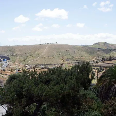 Casa El Drago-tafira Baja Проживание в семье